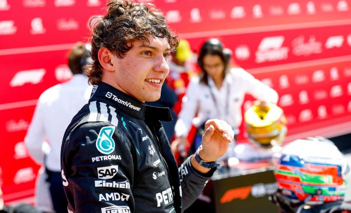 Giro perfetto di Antonelli, strani problemi per Russell