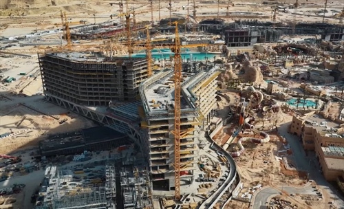 F1, ecco le foto del Qiddiya Speed Park: la curva «The Blade» sfida la gravità  - GP Arabia Saudita curva 