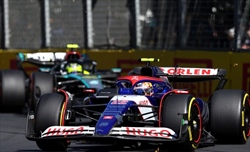 GP Australia - Doppietta Ferrari, vince Sainz. Ritiro per Verstappen - GP Australia - Doppietta Ferrari, vince Sainz. Ritiro per Verstappen