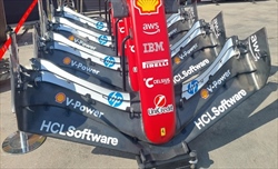 GP Australia - Immagini dal circuito: ecco Ferrari, McLaren, Red Bull e Mercedes - GP Australia - Prime immagini dal circuito: si lavora dentro ai box