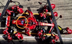 GP Austria - Ferrari aveva un cofano asimmetrico. Red Bull disarmante, ma c'è un trucco - GP Austria - Ferrari aveva un cofano asimmetrico. Red Bull disarmante, ma c'è un trucco