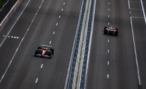 GP Azerbaijan, FP2: 1-2 Ferrari, Norris costretto a scendere dalla sua McLaren