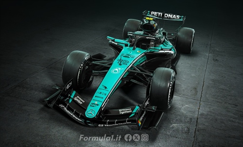 GP Bahrain - La Mercedes celebra Petronas con una livrea speciale in Malesia - GP Bahrain - La Mercedes celebra Petronas con una livrea speciale in Malesia