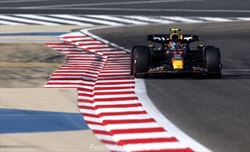 GP Bahrain, PL1: La Red Bull riprende da dove aveva finito l'anno scorso. Ma non con Verstappen