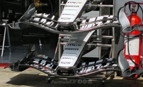 GP Barcellona 2026 - Analisi tecnica e immagini dalla pitlane: le novità Ferrari - GP Barcellona 2026 - Analisi tecnica e prime immagini dalla pitlane: ala anteriore Cadillac