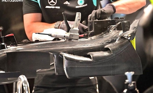 GP Ungheria - Analisi tecnica e immagini dalla pitlane: ecco la AMR26 Evo e le novità Ferrari - GP Belgio - Analisi tecnica e immagini dalla pitlane: Mercedes