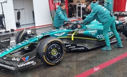 GP Belgio - Immagini dal circuito - Ala posteriore, pance, bocche d'ingresso e fondo, è una Mercedes «C» - GP Belgio - Prime immagini dal circuito - Confronto ali posteriori