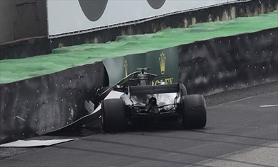 Gp Brasile: Hamilton partirà dalla pit-lane per la sostituzione della Power Unit/ - Gp Brasile: Hamilton partirà dalla pit-lane per la sostituzione della Power Unit/