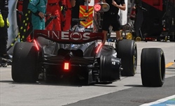 GP Canada, un meccanico Ferrari in aiuto della Mercedes. L’episodio non trasmesso in TV - GP Canada, un meccanico Ferrari in aiuto della Mercedes. L’episodio non trasmesso in TV