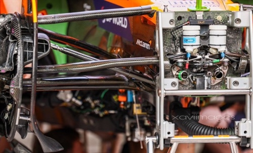 GP Cina - Immagini dal circuito: nessuna novità per la Ferrari, si cercano riscontri - GP Cina 2025 - Sospensione anteriore McLaren