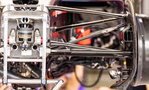 GP Cina - Immagini dal circuito: nessuna novità per la Ferrari, si cercano riscontri - GP Cina 2025 - Sospensione anteriore Red Bull