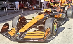 GP Cina - Immagini dal circuito - Ferrari scarica e aggressiva, aggiornamenti per Alpine  - GP Cina - Prime immagini dal circuito - Ferrari contro tendenza