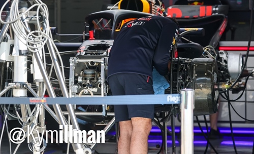 GP Cina - Immagini dal circuito: nessuna novità per la Ferrari, si cercano riscontri - GP Cina 2025 - Red Bull