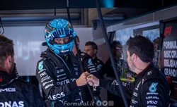 GP di Singapore - Mercedes, la delusione di Russell: «Non ho parole, potevamo vincere» - GP di Singapore, Russell: «Non ho parole, potevamo vincere»