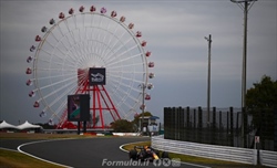 GP Giappone - FP1: Ufo Max tra le curve di Suzuka sprinta e va, Ferrari insegue - GP Giappone - FP1: Ufo Max tra le curve di Suzuka sprinta e va, Ferrari insegue