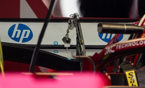 GP Giappone - Immagini dal circuito - Le monoposto «a nudo», setup e dettagli - GP Giappone - Prime immagini dal circuito - Confronto ali posteriori, Ferrari aggressiva