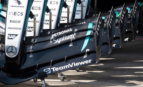 GP Giappone - Immagini dal circuito - Le monoposto «a nudo», setup e dettagli - GP Giappone - Prime immagini dal circuito - Confronto ali posteriori, Ferrari aggressiva