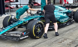 GP Giappone: immagini dal circuito. La Ferrari promuove il nuovo fondo - GP Giappone: prime immagini dal circuito. Ferrari coraggiosa, cerca conferme
