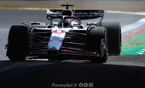 GP Giappone - Qualifiche: Super pole di Verstappen, seguono le due McLaren. Quarto Leclerc