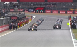 GP Gran Bretagna, brutto incidente al via: le condizioni di Albon e Zhou - GP Gran Bretagna, brutto incidente al via: le condizioni di Albon e Zhou