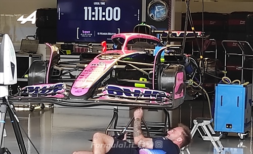 GP Gran Bretagna - Immagini dalla pitlane: Ferrari bilanciata, Red Bull conservativa, McLaren estrema - GP Gran Bretagna - Prime immagini dal circuito: la Alpine