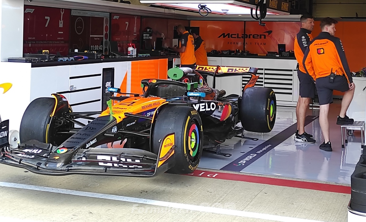 GP Gran Bretagna - Prime immagini dal circuito: ala posteriore da medio-basso carico per Ferrari, McLaren bassissimo