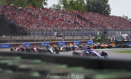 GP Italia: Capolavoro Antonelli, sul podio anche Verstappen. Sesto Hamilton 