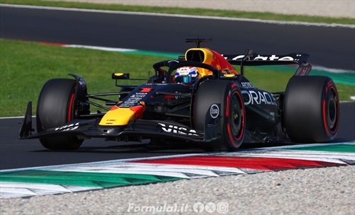 GP Italia: Max Verstappen beffa il duo McLaren. Quarto Leclerc 