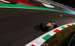 GP Italia - PL2 - La Ferrari di Sainz davanti a tutti, McLaren molto vicine - GP Italia - PL2 - La Ferrari di Sainz davanti a tutti, McLaren molto vicine