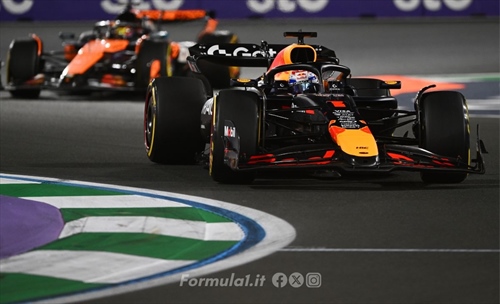 GP Jeddah, la FOM censura Verstappen per una parolaccia inesistente: tutti i dettagli