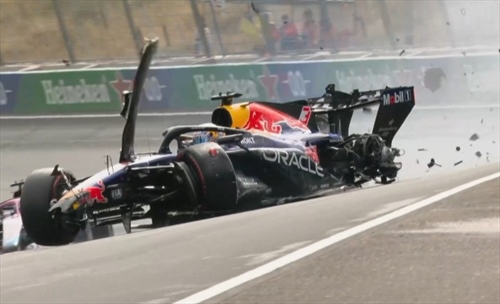 GP Olanda - Bandiera rossa a Zandvoort: Verstappen, monoposto distrutta coltro il muro