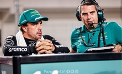 GP Qatar - Alonso: «Era come bruciare, ho chiesto al team di gettarmi acqua addosso ma...» - GP Qatar - Alonso: «Nei primi 15 giri ero come bruciato, ho chiesto l'acqua ma...»