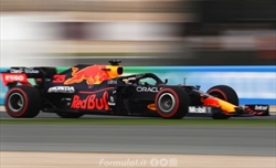 GP Qatar, i risultati delle FP1: Verstappen il più veloce, Hamilton quarto. Sainz davanti a Leclerc - GP Qatar, i risultati delle FP1: Verstappen il più veloce, Hamilton quarto. Sainz davanti a Leclerc