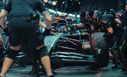 GP Singapore - Analisi strategie: Russell in scioltezza, Verstappen osa in modo errato