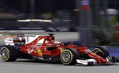 Gp Singapore: la pole è di Vettel - Gp Singapore: La pole è di Vettel