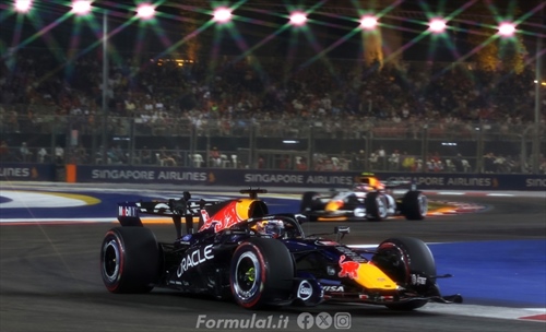 GP Singapore - Qualifiche: Pole per Verstappen, Leclerc e Hamilton inseguono - GP Singapore - Qualifiche: Pole per Verstappen, Leclerc e Hamilton alle calcagna 
