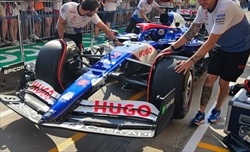 GP Ungheria - Immagini dal circuito. Una RB20 'nuova' per Verstappen, Aston Martin cambia tutto - GP Ungheria - Immagini dal circuito. Confronto ali posteriori