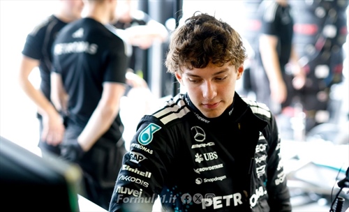 Grande inizio per la Mercedes, ma Russell teme i rivali: «Ferrari impressionante» - Grande inizio per la Mercedes, ma Russell teme i rivali: «Ferrari impressionante»