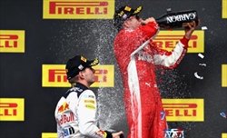 «Grande Kimi, grande Kimi»: l'ultima vittoria di Iceman, undici anni dopo il Mondiale - «Grande Kimi, grande Kimi»: l'ultima vittoria di Iceman, undici anni dopo il Mondiale