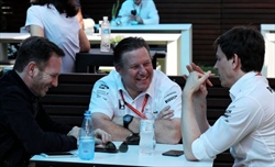 Guerra di potere in F1: chi ruberà lo scettro a Domenicali? - Guerra di potere in F1: chi ruberà lo scettro a Domenicali?