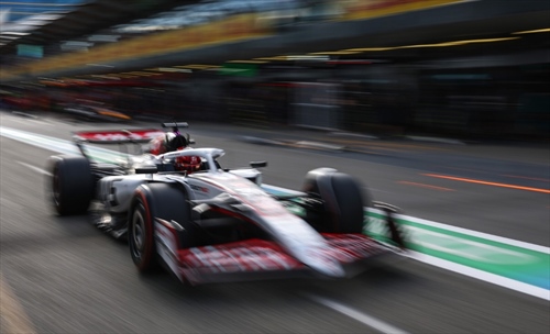 Haas: problemi alla monoposto di Ocon, la FIA lo esclude dalle qualifiche di Baku