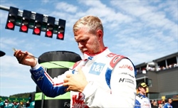 Haas, senti Magnussen su Ricciardo: «Forte lui o la Red Bull? Non so se migliorerebbe il team» - Haas, senti Magnussen su Ricciardo: «Forte lui o la Red Bull? Non so se migliorerebbe il team»