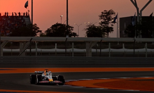 Hadjar furioso: «Sto guidando una macchina Lego» - Hadjar furioso: «Sto guidando una macchina Lego»