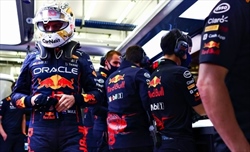 Hakkinen: Perez non sarà mai campione. Max? 2 decimi più veloce grazie al titolo