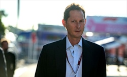 Hakkinen:«Il presidente Elkann ha aggiunto pressione sulla Ferrari»