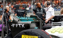 Hamilton: «Weekend duro, podio sorprendente. Dobbiamo tenerci in allerta» - Hamilton: «