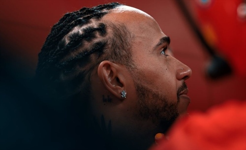 Hamilton studia la SF-26: «Inizio solido, ora serve l'asciutto» - Hamilton