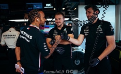 Hamilton alla Ferrari: in Mercedes riunione per l'annuncio