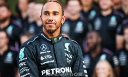 Hamilton ammette: «Ho dubitato di me stesso, sono solo un essere umano» - Hamilton ammette: «Ho dubitato di me stesso, sono solo un essere umano»