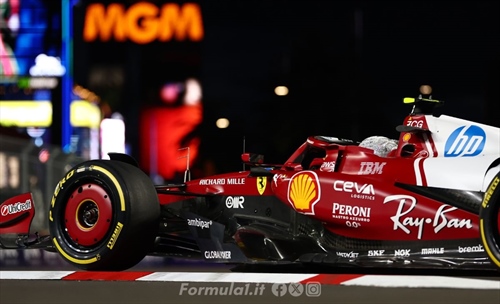 Hamilton avvisa: «Io non lascio». Ma qualcuno in Ferrari festeggerebbe - Hamilton avvisa: «Io non lascio». Ma qualcuno in Ferrari festeggerebbe